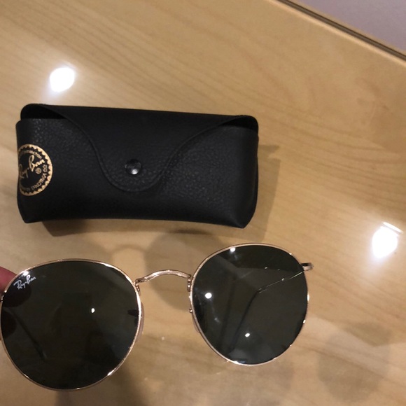 Ray ban great condition sunglasses - Picture 4 of 8